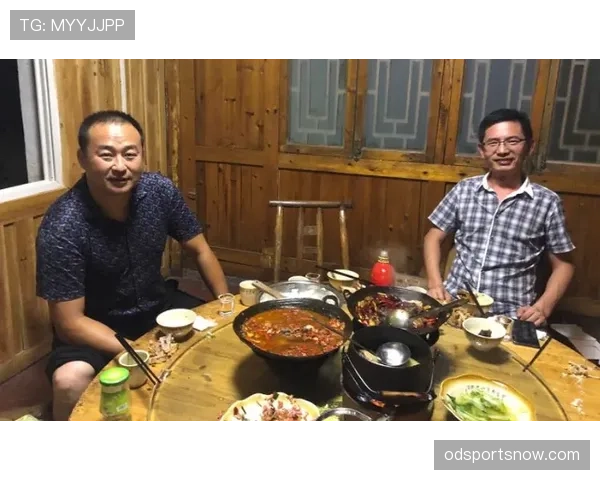 常园赛场像开挂，朋友圈吃个夜宵都像在秀豪宅——我这是看球还是在看富豪日常